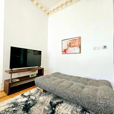 Charming Home With Private Balcony, On 1St Floor, With 2 Bathrooms, 3 Min Walk To Earl'S Court Station London Exterior foto