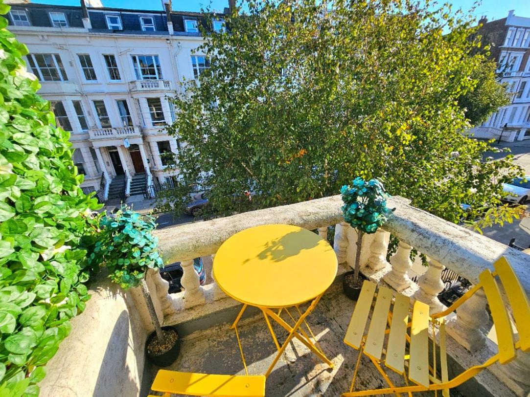 Charming Home With Private Balcony, On 1St Floor, With 2 Bathrooms, 3 Min Walk To Earl'S Court Station London Exterior foto