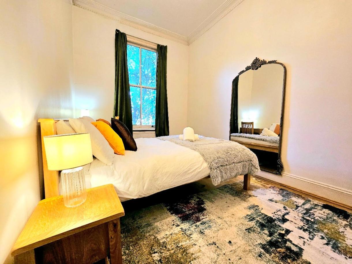 Charming Home With Private Balcony, On 1St Floor, With 2 Bathrooms, 3 Min Walk To Earl'S Court Station London Exterior foto