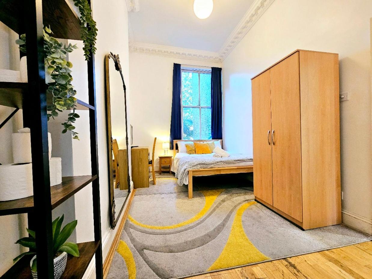 Charming Home With Private Balcony, On 1St Floor, With 2 Bathrooms, 3 Min Walk To Earl'S Court Station London Exterior foto