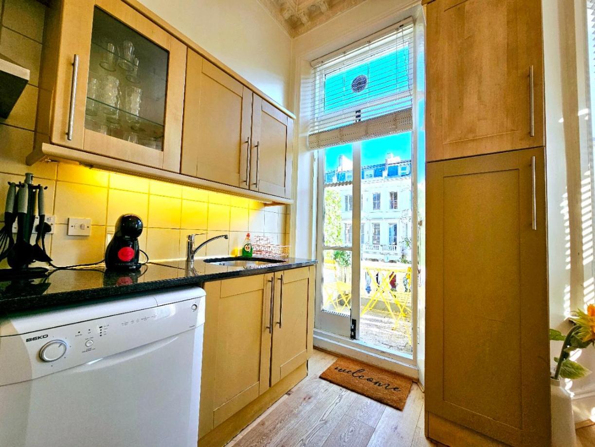 Charming Home With Private Balcony, On 1St Floor, With 2 Bathrooms, 3 Min Walk To Earl'S Court Station London Exterior foto