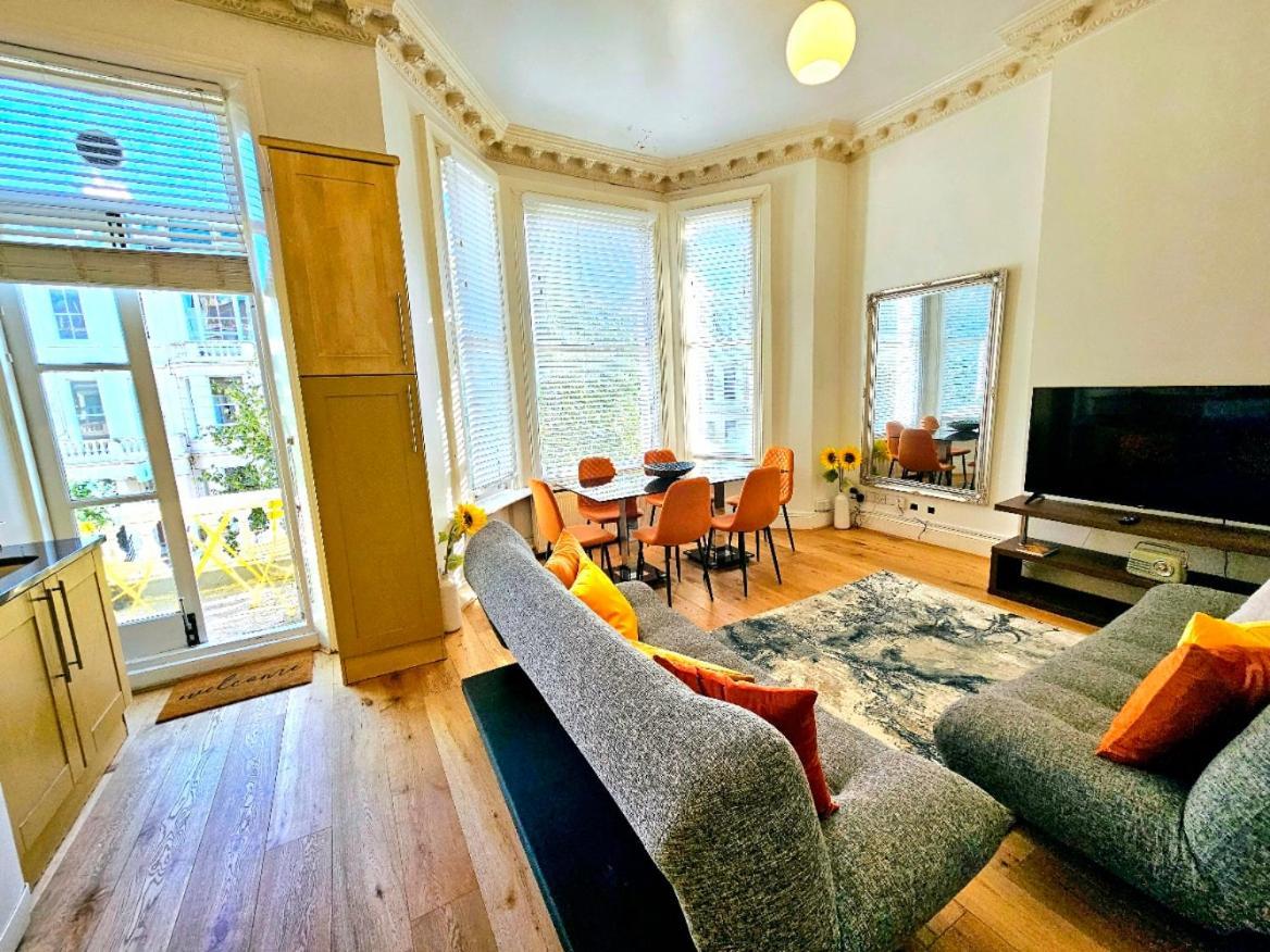 Charming Home With Private Balcony, On 1St Floor, With 2 Bathrooms, 3 Min Walk To Earl'S Court Station London Exterior foto