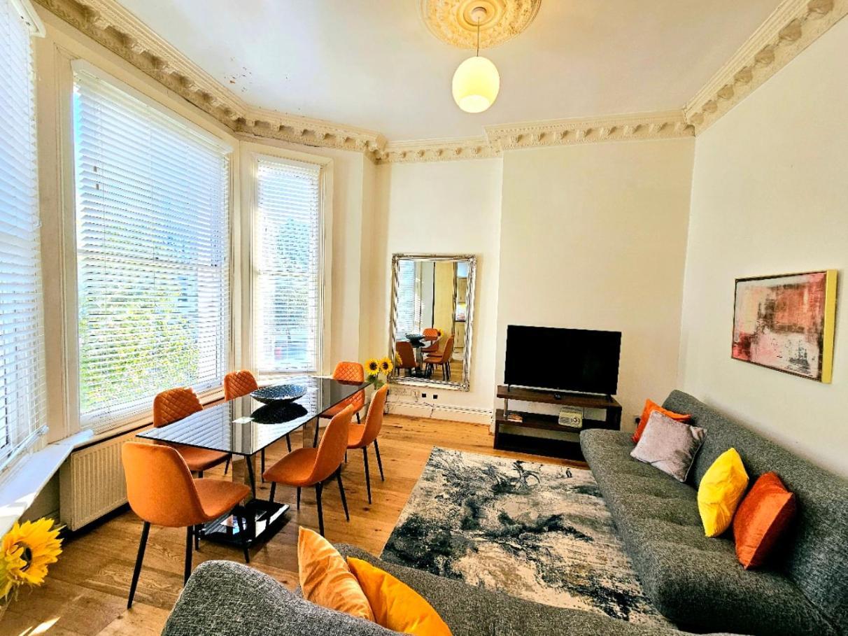 Charming Home With Private Balcony, On 1St Floor, With 2 Bathrooms, 3 Min Walk To Earl'S Court Station London Exterior foto